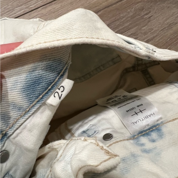Habitual jean shorts size 25 - Picture 4 of 4
